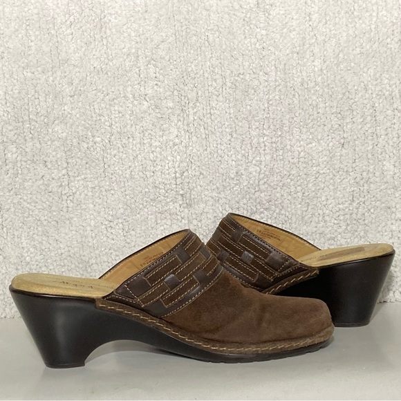 SoftSpots Cath Womens Brown Suede Leather Slip On Mule Heels Shoes SZ US 9 W - Picture 6 of 11